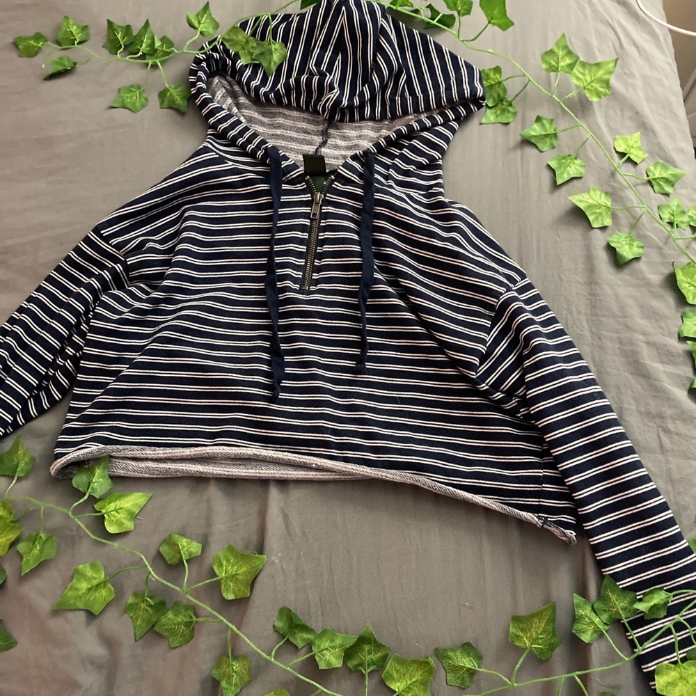 Cropped hoodie